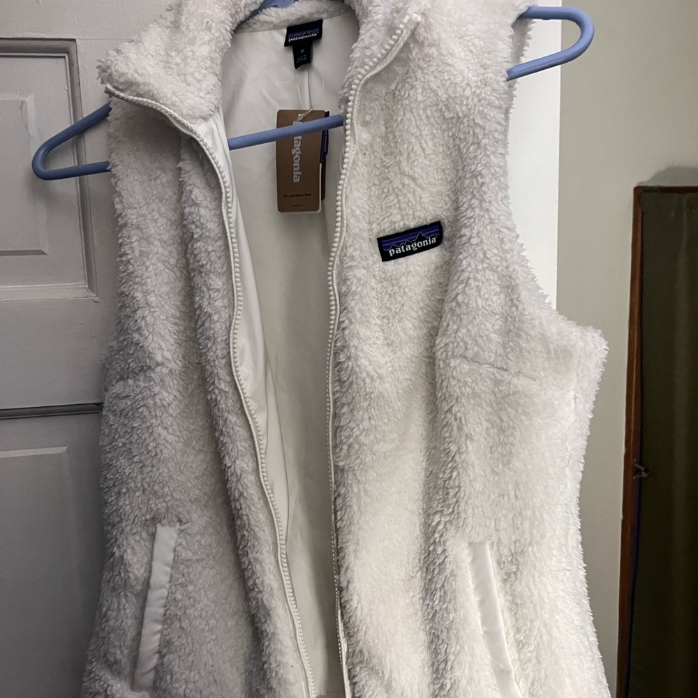 Women’s Patagonia Los Gatos vest. Color: Birch White. Size: Medium. NWT!